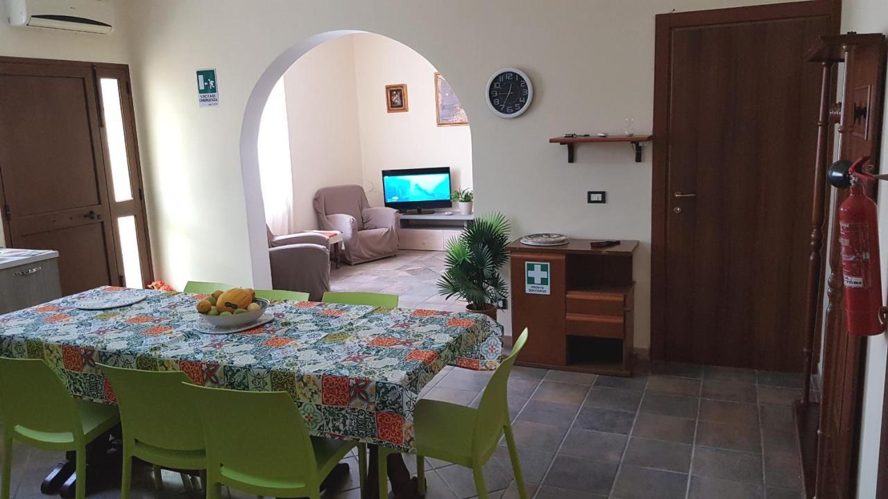 Casa Vacanze Villa Tropia Camastra Buitenkant foto